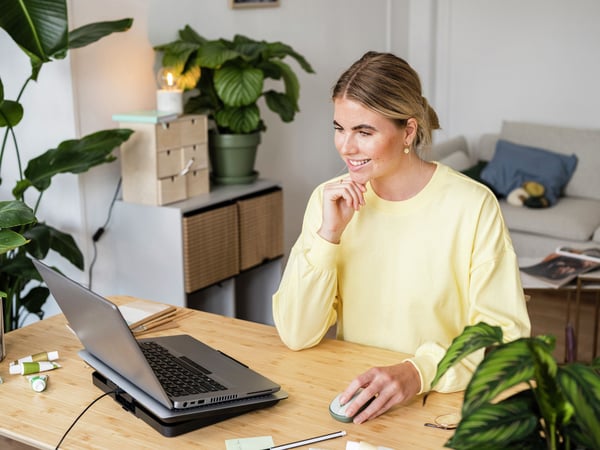 Trust Yvi+ - Mus - stille - optisk - 4 knapper - trådløs - 2.4 GHz - USB trådløs mottaker - grønn