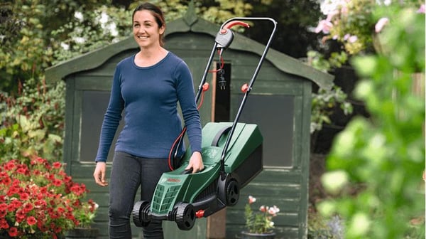 Bosch EasyRotak 32-205 elgräsklippare 1200 W 32 cm 31 L, grön
