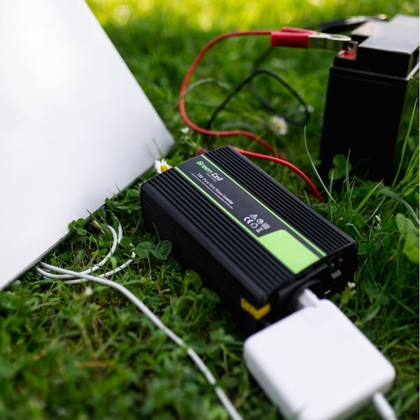 Green Cell INV12, yleiskäyttöinen, automaattinen, 12 V, 3000 W, 230 V, DC-AC, DC-AC