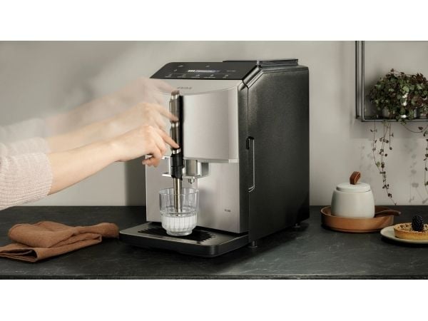 Siemens EQ.300 TF303E07 - Automatisk kaffemaskin med melkeskummer - 15 bar - inox sølvmetallisk/svart