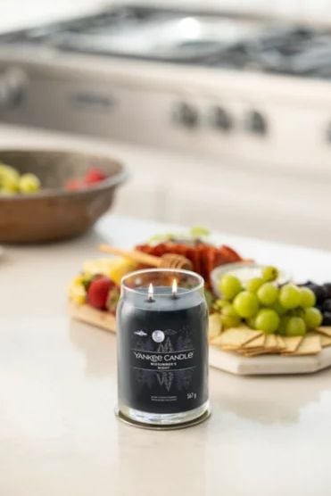 Yankee Candle 1629968E, Sylinteri, Musta, Myski, Patsuli, 90 h, 1 kpl