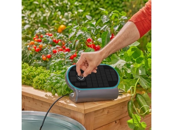 Gardena AquaBloom L solcelledrevet automatisk vanningssett