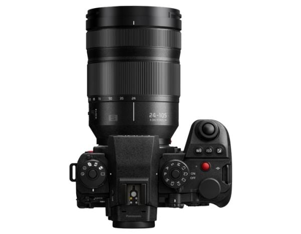 Panasonic Lumix S1IIE mit 24-105mm, 24,2 MP, 6000 x 4000 pikseliä, CMOS, 6K Ultra HD, Kosketusnäyttö, Musta