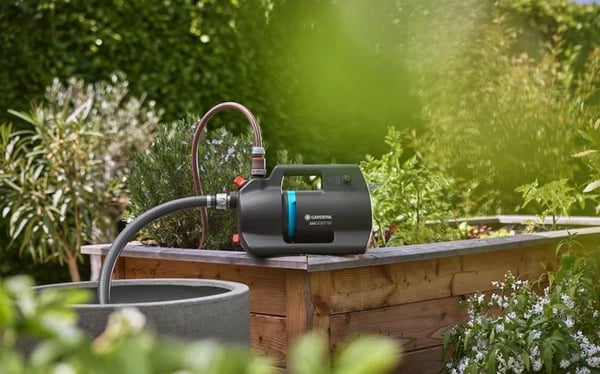 Gardena 14610-20, 180 W, Batteri, 3 stang, 3000 l/t, IPX4, Svart, Blå
