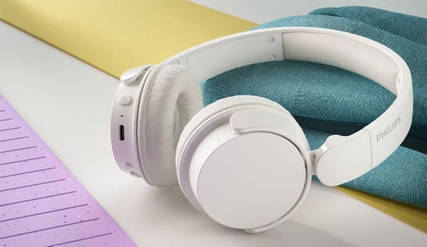 Philips TAH4209WT - Hörlurar med mikrofon - montering över örat - Bluetooth - trådlös - silkesvit