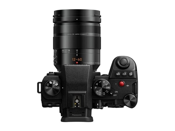 Panasonic Lumix G9 II + 12-60mm F2.8-4.0 25.21 MP Live MOS 11552 x 8672 Pixel Schwarz (DC-G9M2LE)