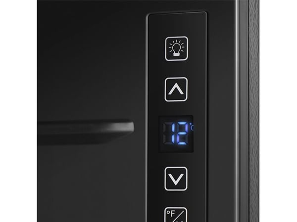 Hisense RW12D4NWG0 viinikaappi 30 pullolle, G, vapaasti sijoitettava, musta