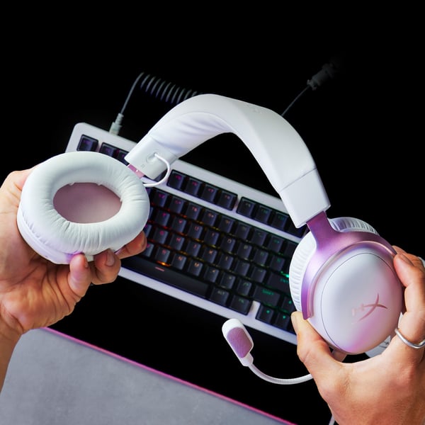 HyperX Cloud III – gaming-headsett (hvitt/rosa), Koblet med ledninger (ikke trådløs), 10 - 21000 Hz, Spilling, 308 g, Hodesett, Rosa, Hvit