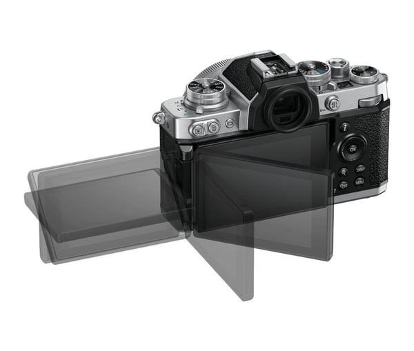 Nikon Z fc systemkamera 20,9 MP + NIKKOR Z 28mm f/2.8 (SE)-objektiv svart/silver