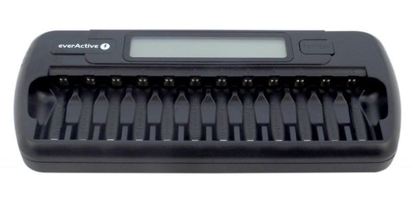 everActive NC-1200 NiMH-akkulaturi, 1–12 AA/AAA, LCD-näyttö