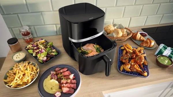 Bosch Serie 4 MAFS2462B, Varmluftsfritös, 6,1 l, 0,4 kg, 40 ° C, 200 ° C, 4 personer