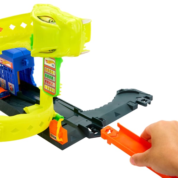Hot Wheels City Snake Strike Attack