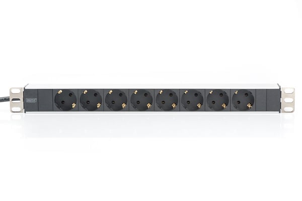 DIGITUS DN-95401 - Flerkoplingslist (kan monteres i rack) - inngang: strøm - utgangskontakter: 8 (strøm) - 19" - 2 m kabel - svart