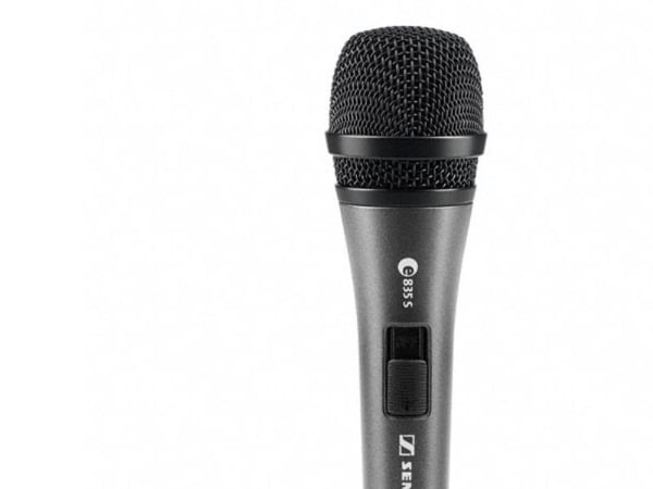 Sennheiser E 835 S Käsikäyttöinen laulumikrofoni Lähetystyyppi: laajakaista Sis. pidikkeen