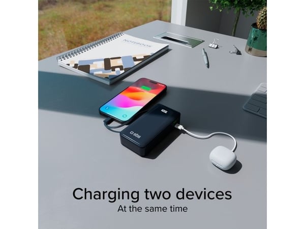 SBS Powerbank 10 000 mAh med innebygd USB-C-kabel, blå