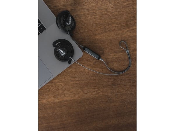 Koss KSC35 trådløse hodetelefoner med øreklips, Bluetooth og mikrofon, svart