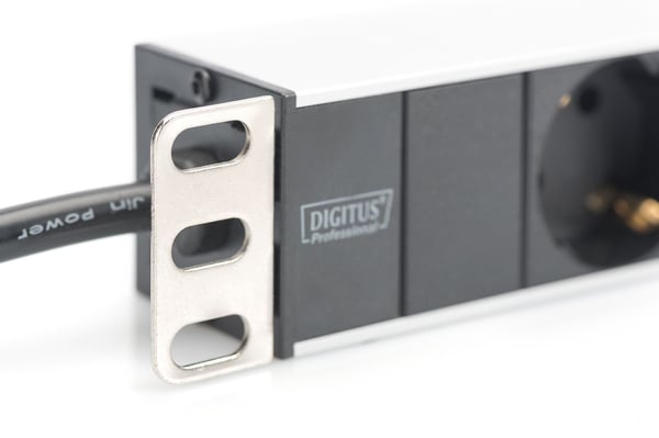 DIGITUS DN-95401 - Flerkoplingslist (kan monteres i rack) - inngang: strøm - utgangskontakter: 8 (strøm) - 19" - 2 m kabel - svart
