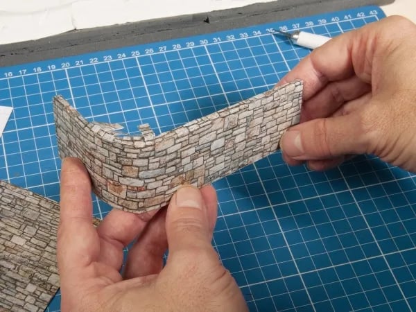 NOCH 3D Cardboard Sheet “Old Town Pavement”, HO (1:87), Grå