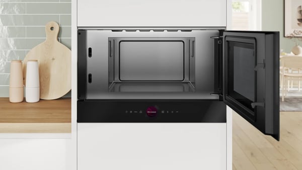 Bosch Serie 8 BFR7221B1 innbyggingsmikrobølgeovn 21 L 900 W, svart