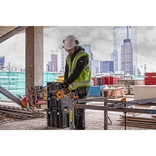 DEWALT.KULMAHIOMAKONE 54V FV DCG418T2