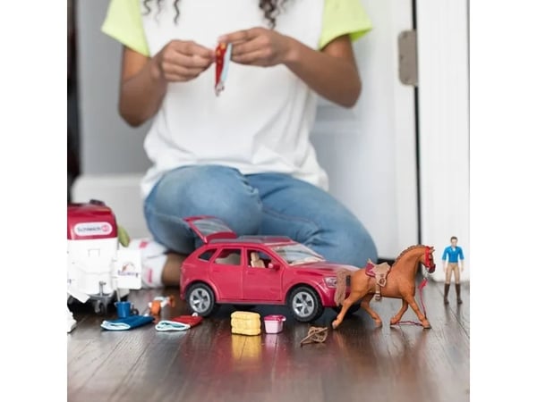 Schleich Horse Club 42535 hestelekesett med bil og tilhenger
