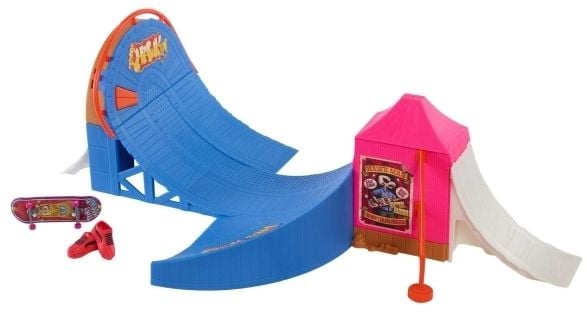 Hot Wheels Skate Amusement Park Skate Set