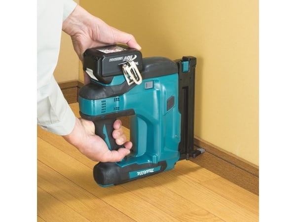 Makita DBN500Z, Naulain/niittipistooli, Musta, Sininen, 1,5 cm, 5 cm, 79 dB, 3 dB