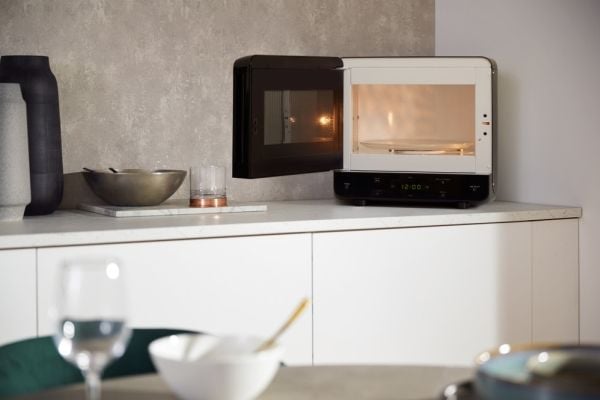 Whirlpool MAX34NB mikroaaltouuni 13 l, musta