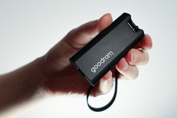 GoodRam Move Ridge 512 GB ekstern SSD svart (SSDR-GMRE-512-K0)