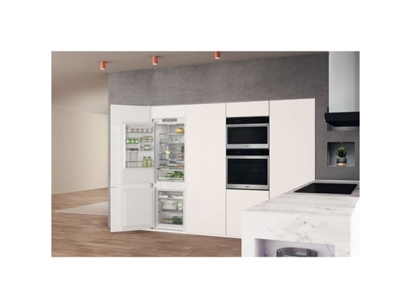 Whirlpool WHC18 T574 P, 250 l, SN-T, 7 kg/24t, C, Fresh zone compartment, Hvit