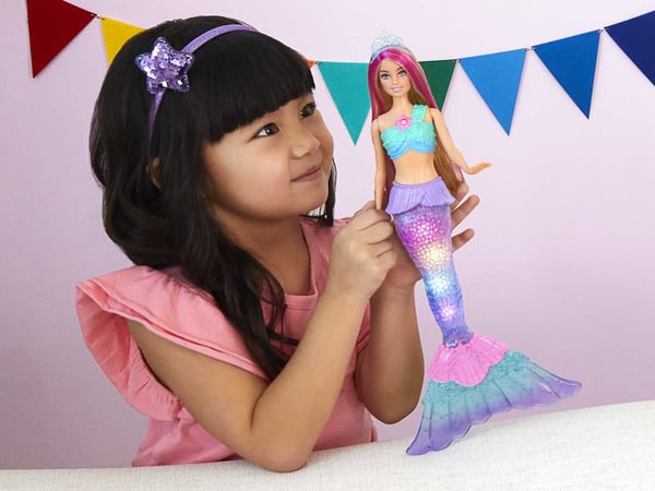 Barbie Dreamtopia Twinkle Lights Mermaid -nukke, jossa valotehoste, 3–7-vuotiaille, Muotinukke, Naaras, 3 vuosi/vuosia, Tyttö, 365 mm, 163 g