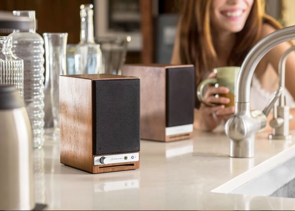 Audioengine HD3, 2.0 kanaler, Ledning & Trådløs, 15 W, 65 - 22000 Hz, Valnøtt