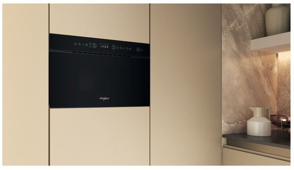 Whirlpool WMN14BB, Kiinteä, Grillimikroaaltouuni, 22 L, 750 W, Sisäänrakennettu näyttö, LCD