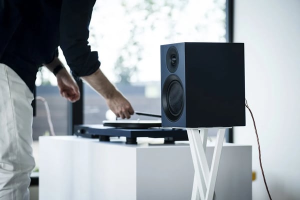 Pro-Ject Colorful Audio System E - Allt-i-ett hifi-system med skivspelare - Satin gelton
