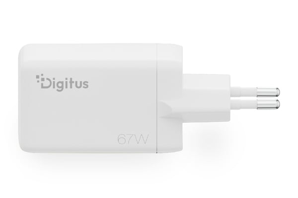 Digitus - Strømadapter - GaN - 67 watt - 2 A - 3 utgangskontakter (2 x USB-C, USB) - hvit