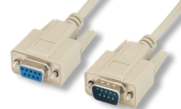 MicroConnect - Seriellforlengelseskabel - DB-9 (hann) til DB-9 (hunn) - 15 m