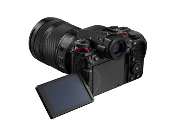 Panasonic Lumix S1IIE mit 24-105mm, 24,2 MP, 6000 x 4000 pikseliä, CMOS, 6K Ultra HD, Kosketusnäyttö, Musta