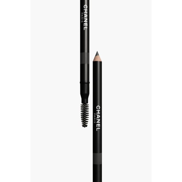 CHANEL Crayon Sourcils, Sort, Noir Cendré, 1 g, Definisjon, Volumizing / forstørre, SORBITAN ISOSTEARATE | SYNTHETIC WAX | PHENYL TRIMETHICONE | CA...