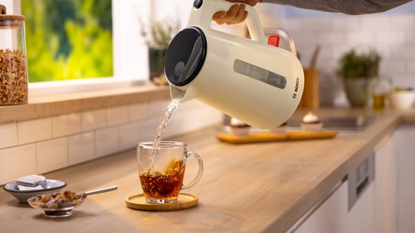 Bosch MyMoment, 1,7 L, 2400 W, Kerman väri, Antrasiitti, Muovi, Veden tason ilmaisin, Johdoton