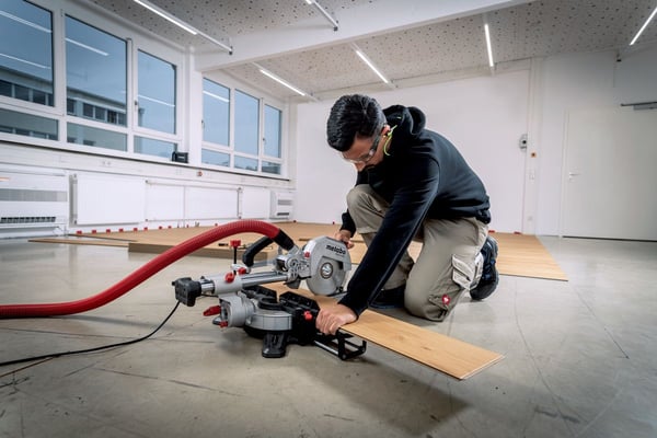 Metabo KGS 216 M kapp- og gjærsag 216 mm 1200 W sett med sagblad
