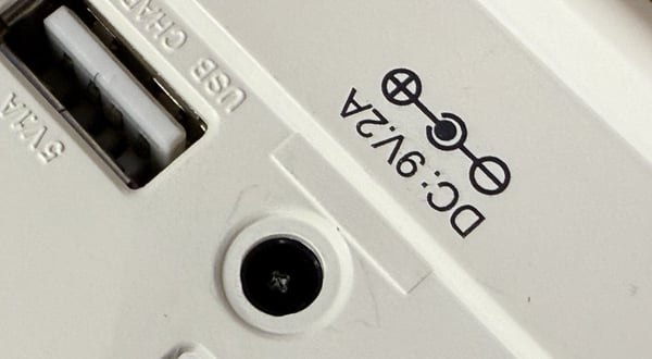 [OUTLET] - VQ Monty, Kannettava, Digitaalinen, DAB+, DMB, FM, 10 W, Puu, Ulkoinen