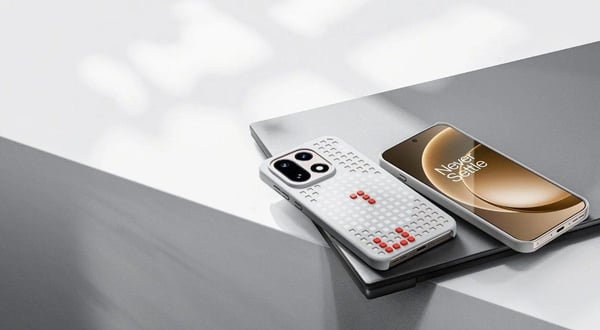 OnePlus 15 Hole-Pattern Magnetic Case