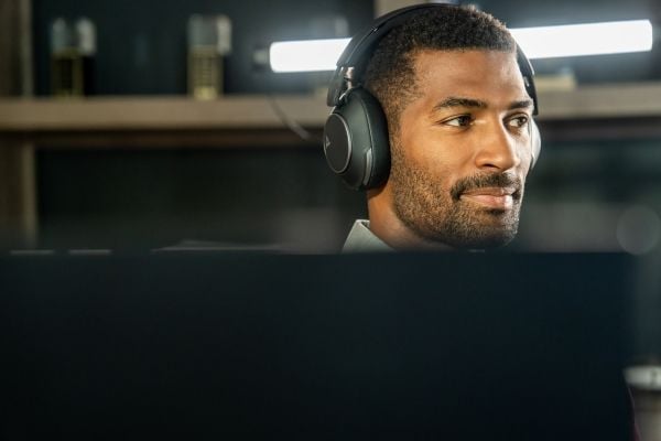 Poly Voyager Surround 80 UC trådløst headset over-ear ANC Bluetooth, svart