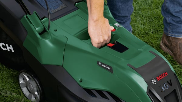 Bosch AdvancedRotak, Gressklipper som man spaserer bak, 750 m², 44 cm, 25 cm, 80 cm, Roterende blader