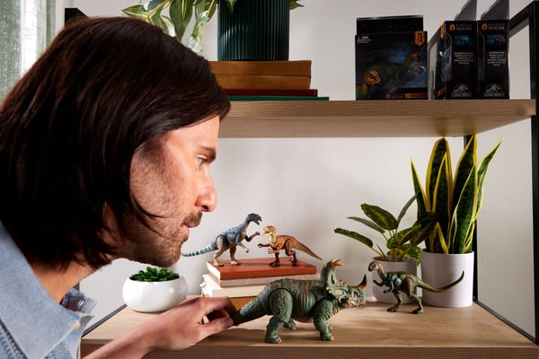 Mattel Jurassic World Sinoceratops-hahmo, Hammond Collection, 8 vuotta
