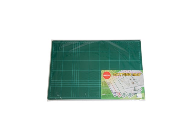 Usortert OEM skjære-/modellplate 45x30 cm 3 mm grønn Usortert OEM skjære-/modellplate 45x30 cm 3 mm grønn