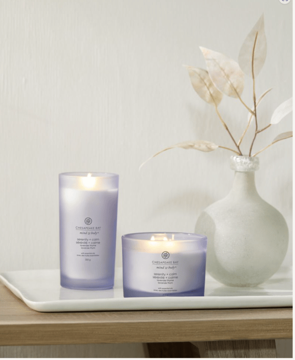 Chesapeake Bay Scented candle with wooden lid - Lavender Thyme