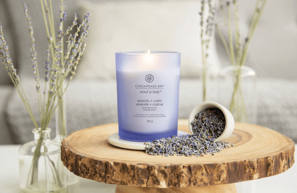 Chesapeake Bay Scented candle with wooden lid - Lavender Thyme