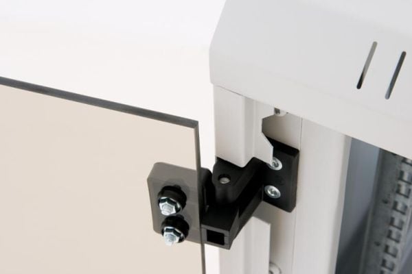 Triton Delta B 6D - Skap - veggmonterbar - RAL 7035 - 18U - 19"