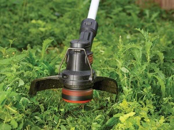 BLACK+DECKER STC1823 - Grästrimmer - sladdlös - 18 V - 1.5 Ah - 25 cm - 2.3 kg